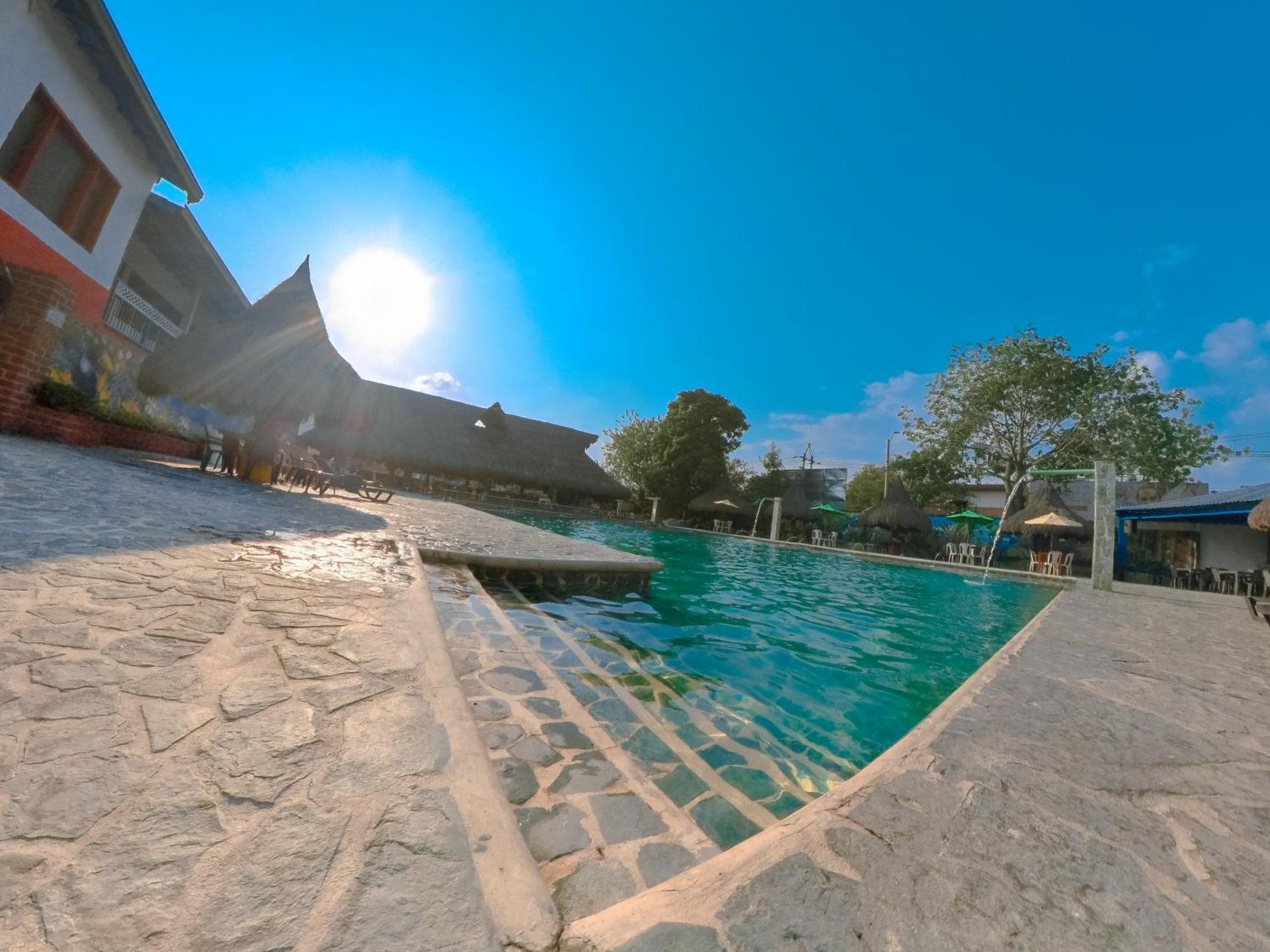Hotel Acuarela Del Rio Santa Fe de Antioquia Exterior foto